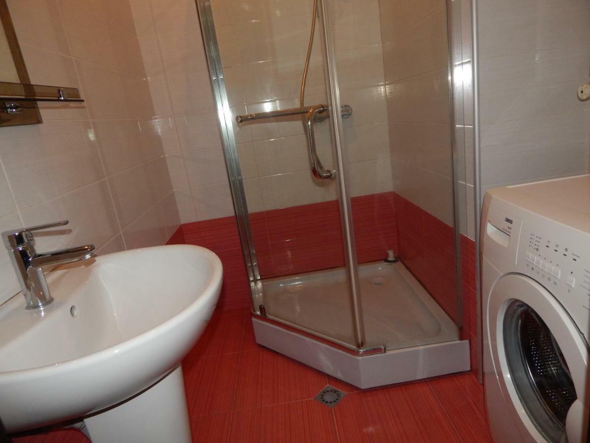 Apartment First Line From Sea Batumi Eksteriør billede